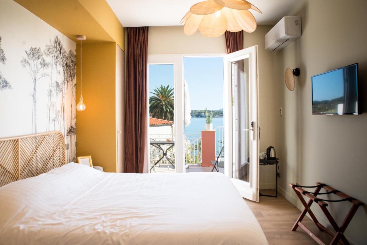 Les Galets Hotel Et B&B 邦多勒 外观 照片