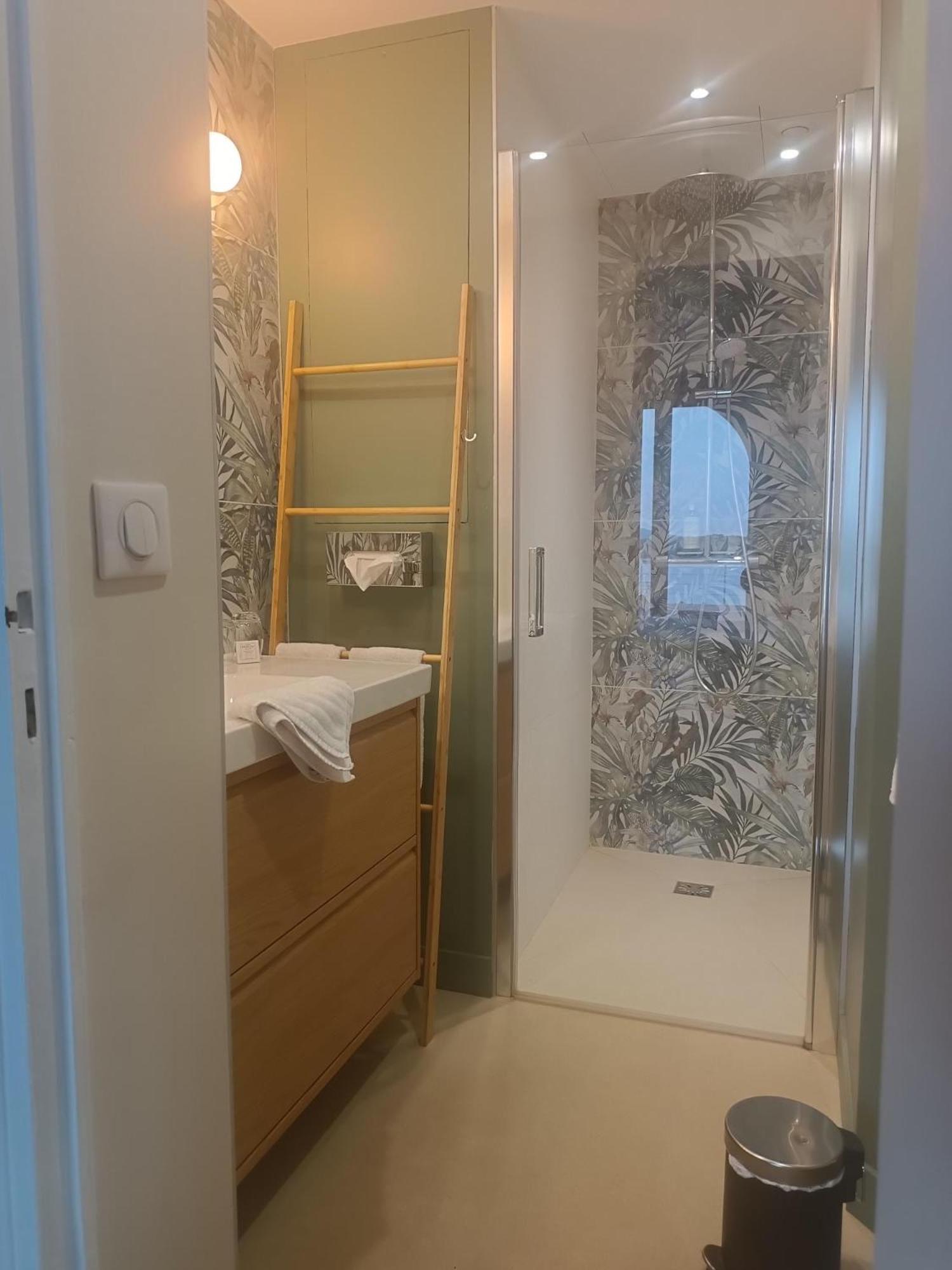 Les Galets Hotel Et B&B 邦多勒 外观 照片
