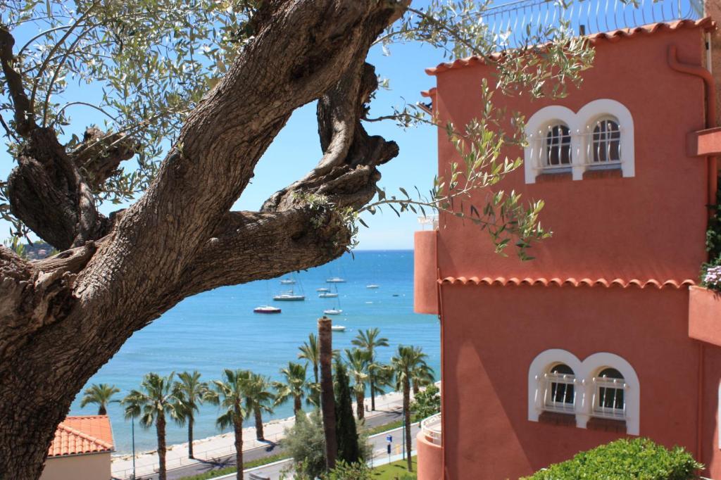 Les Galets Hotel Et B&B 邦多勒 外观 照片